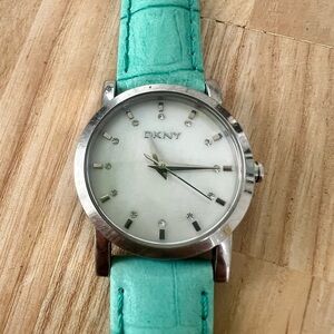 DKNY ladies silver tone watch turquoise leather dress watch NEW BATTERY
